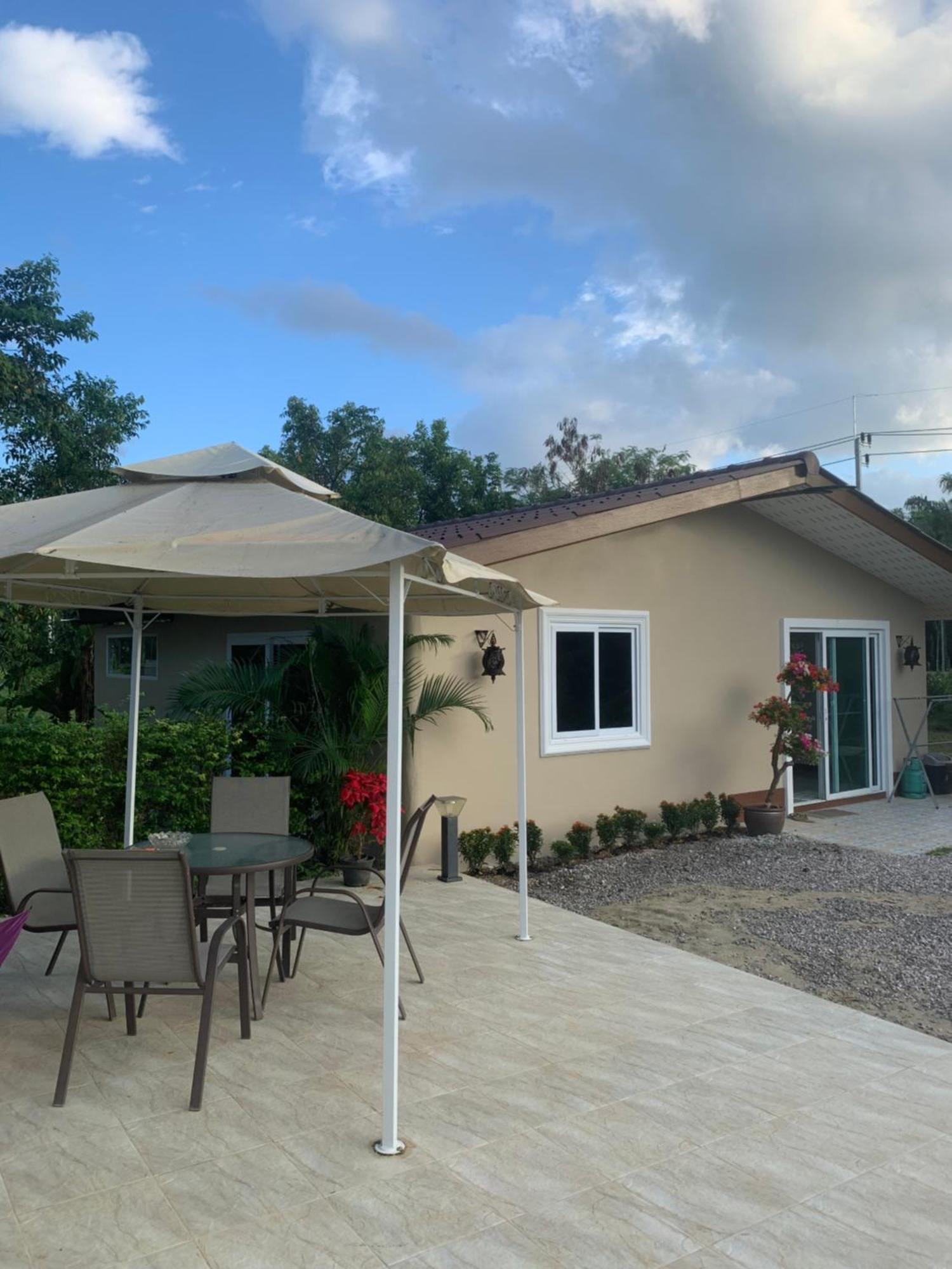 Pajaree And Udo'S Happy Homestay 董里 外观 照片
