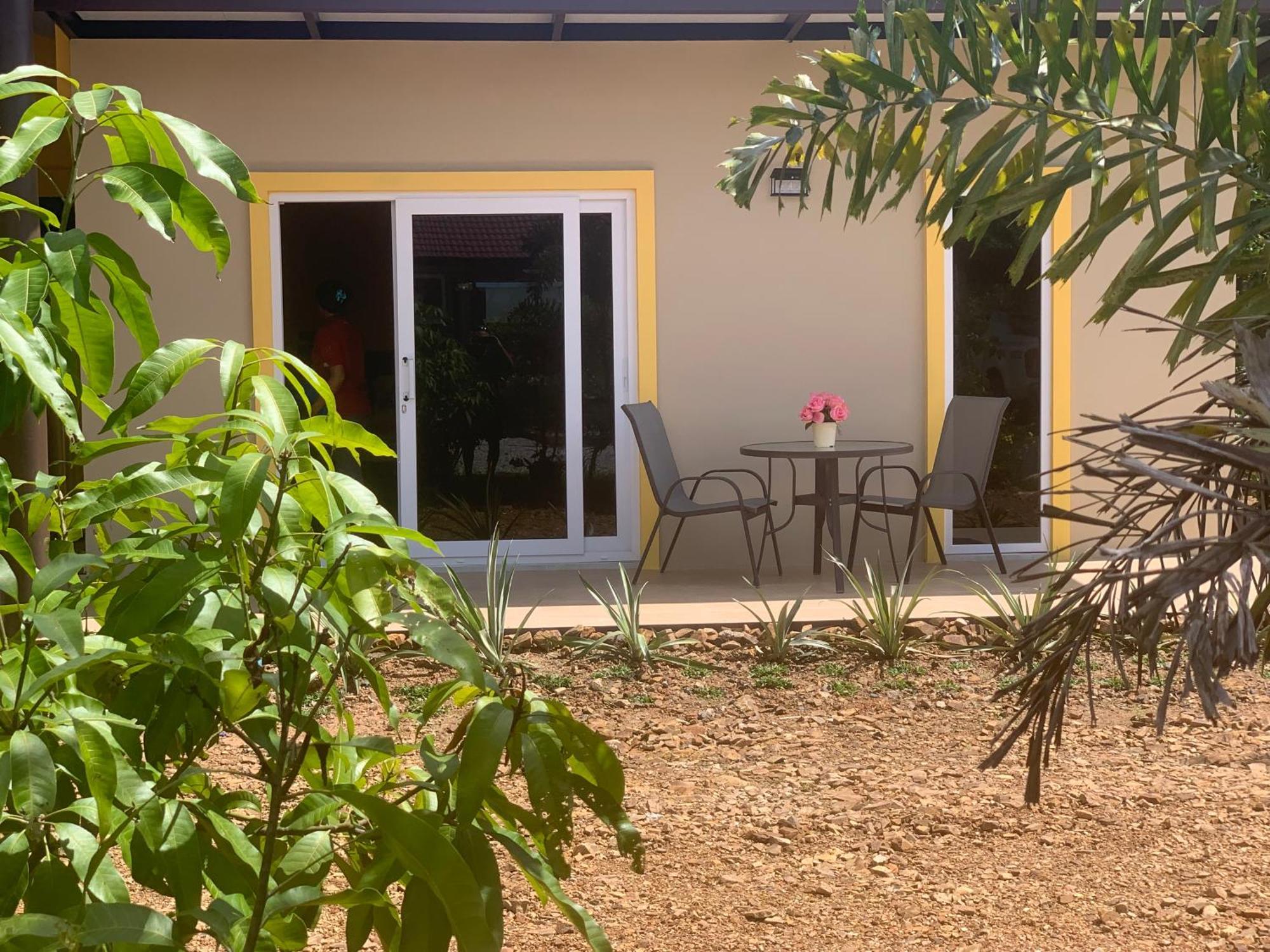 Pajaree And Udo'S Happy Homestay 董里 外观 照片